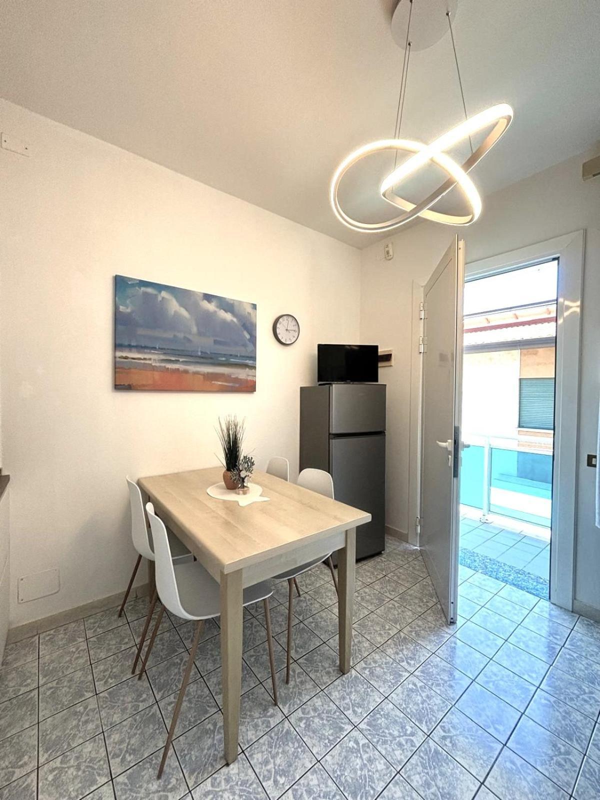 Bilocali Casa De Lazzari - Piazza Brescia - Adria Holiday Jesolo - Family Apartments Buitenkant foto